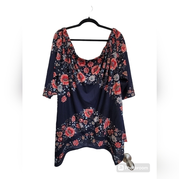 ECI 2X Floral Over the Shoulder Tunic - Picture 2 of 6